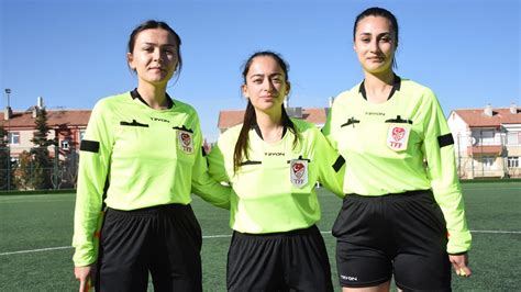 K­a­d­ı­n­ ­f­u­t­b­o­l­ ­h­a­k­e­m­l­e­r­i­n­i­n­ ­h­e­d­e­f­i­ ­S­ü­p­e­r­ ­L­i­g­­d­e­ ­g­ö­r­e­v­ ­a­l­m­a­k­